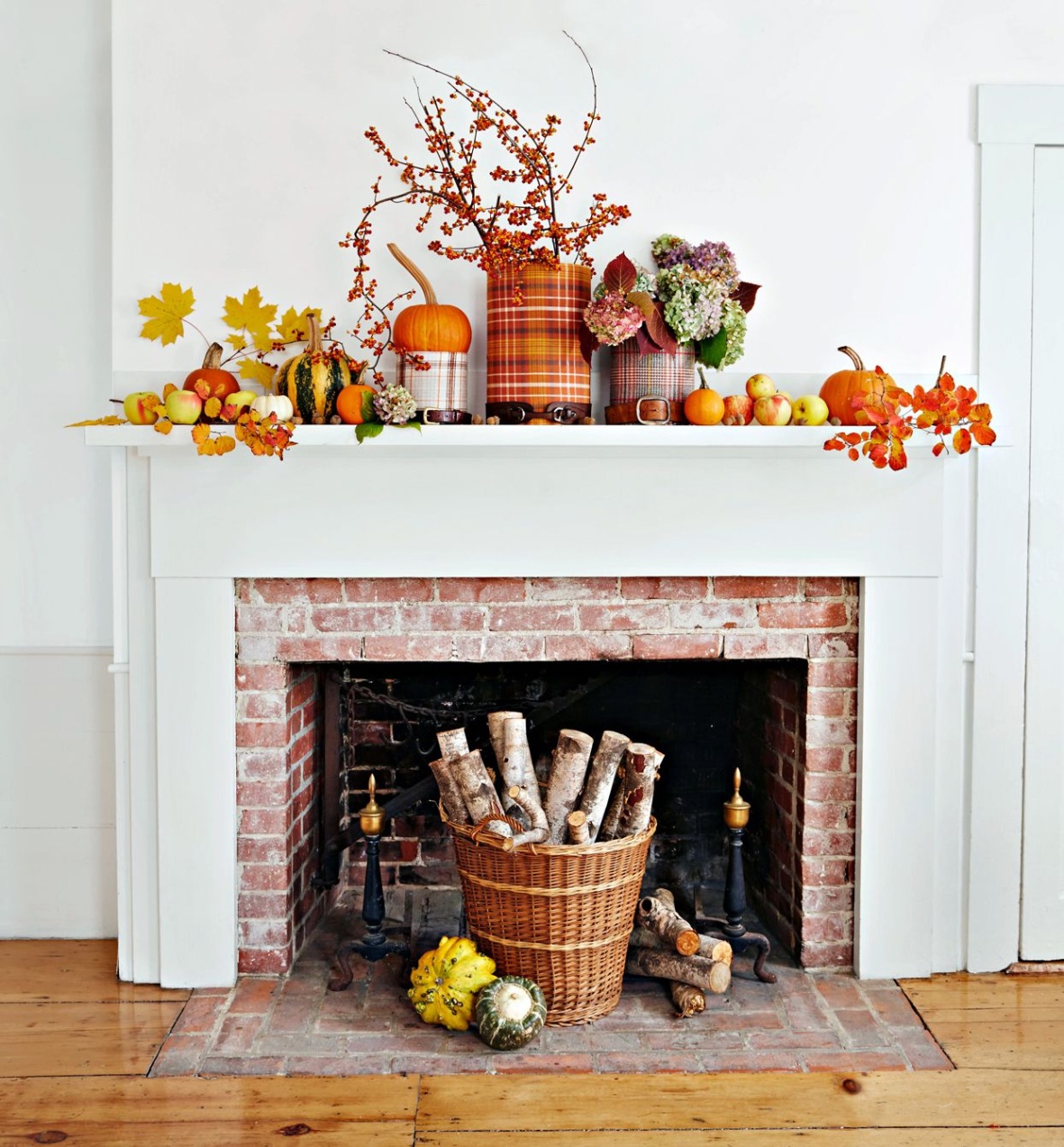autumn fireplace decoration Niche Utama Home  Cozy Ways to Decorate a Mantel for Fall